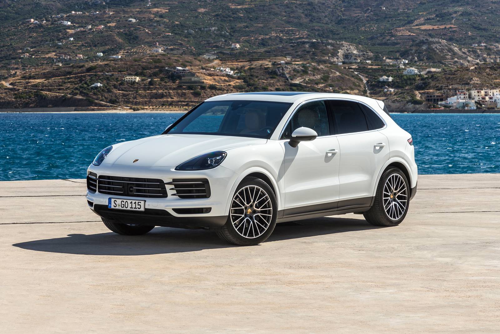 Afneembare trekhaak Porsche Cayenne met bijpassende kabelset direct leverbaar!,