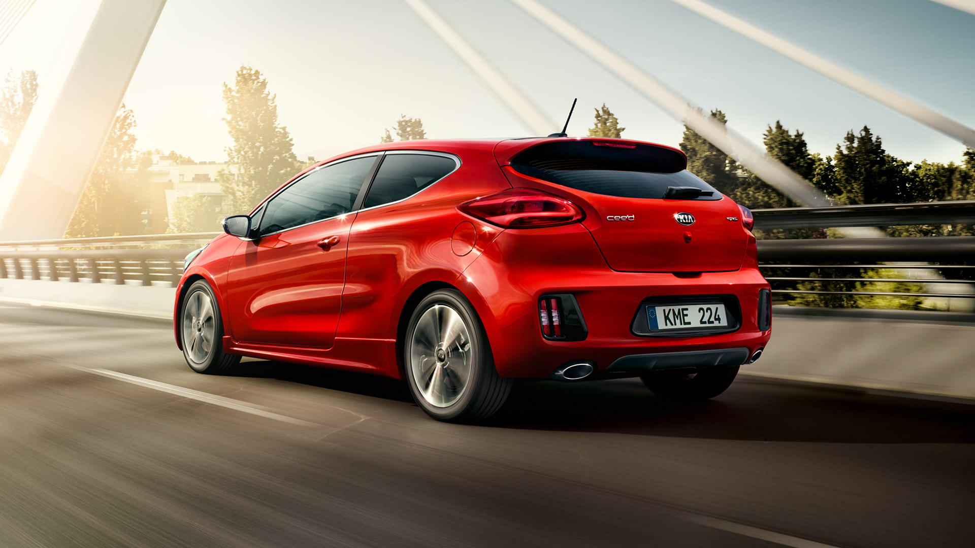 Trekhaak zelf monteren voor  Kia Pro Cee'd? Bespaar veel geld...